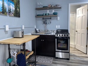 Microwave, oven, stovetop, coffee/tea maker