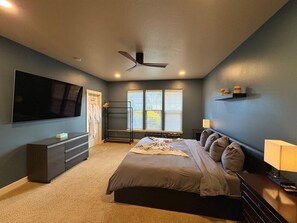 3 bedrooms, desk, iron/ironing board, WiFi