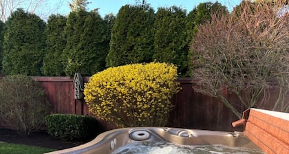 10 Min From The Airport & 15 Min From The U of O