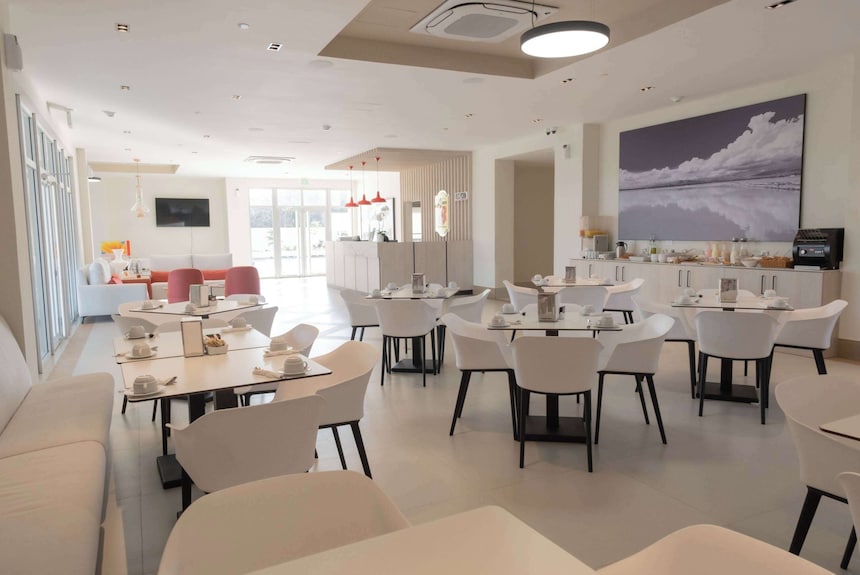 Marlin Restaurant - Image 4