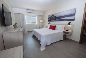 In-room safe, desk, laptop workspace, blackout drapes - Super 8 By Wyndham Manzanillo (Pepillo Salcedo)