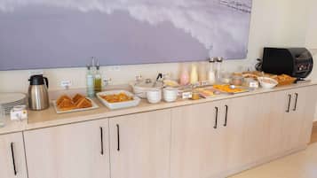 Free daily buffet breakfast