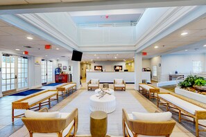 Lobby - Inviting ground-floor condo with homey ambience, water view, & resort amenities (Davenport)