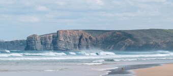 Beautiful 2-bed House in Lagoa Torrinha, Algarve