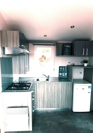 House | Private kitchen | Fridge, microwave, stovetop, electric kettle