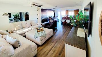 TV connectée, jeux vidéo, livres