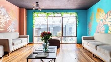 32 吋電視連數碼電視頻道