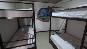 In-room safe, bed sheets