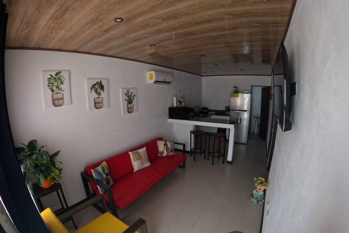 Familienzimmer, 2 Schlafzimmer, Blick auf den Innenhof | Wohnbereich