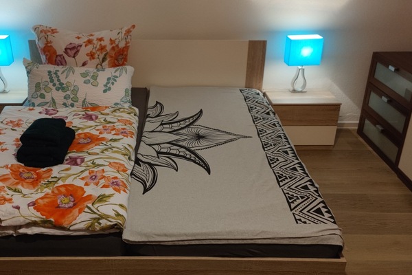 DOPPELBETT IM DREI BETT FAMILIEN ZIMMER