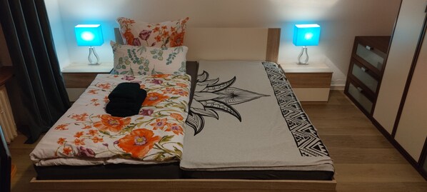 3 habitaciones, escritorio, tabla de planchar con plancha y wifi gratis 