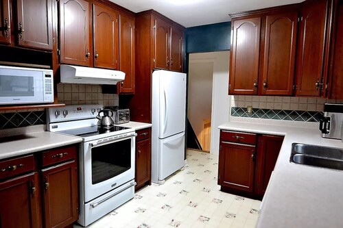 Cellar House NOTL - Entire Home in the Heart of Niagara-on-the-Lake