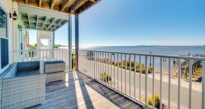 Oceanfront Oasis in Cedar Key w/ 2 Balconies!