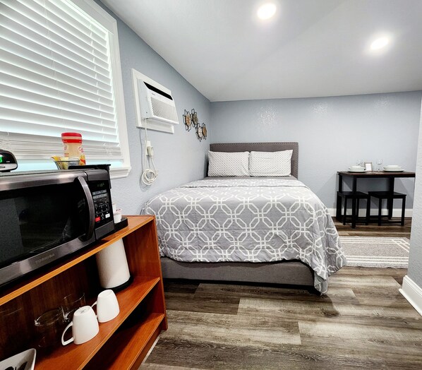 1 bedroom, iron/ironing board, travel cot, free WiFi