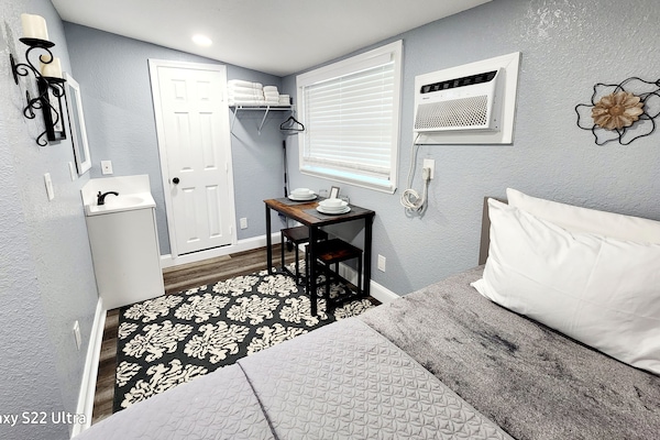 1 Schlafzimmer, Bügeleisen/Bügelbrett, Reisekinderbett, kostenloses WLAN