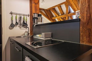 Frigorífic, placa de cuina, cafetera i tetera i bullidora elèctrica