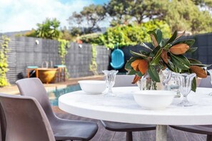 Outdoor dining - Ocean View Oasis Austinmer (Austinmer)