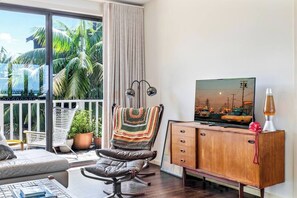 Tv, en stereo och kontor