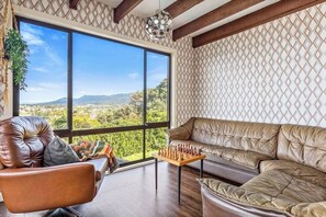 TV, books, stereo, offices