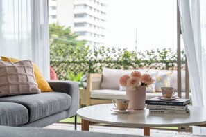 TV, books, stereo, offices