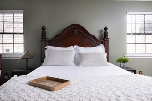 3 Schlafzimmer, Schreibtisch, Bügeleisen/Bügelbrett, Reisekinderbett