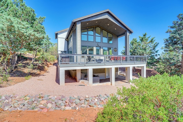Pine Vacation Rental | 2BR + Loft | 3BA | 1,609 Sq Ft | Stairs Required