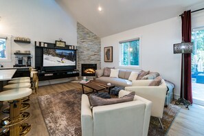 TV, fireplace