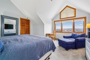 2 bedrooms, free WiFi, bed sheets - 2 bedroom condo with mountain views, weekend shuttle, pool, and hot tub. (Killington)