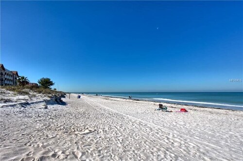 Top floor beach condo with gulf & inter-coastal views!