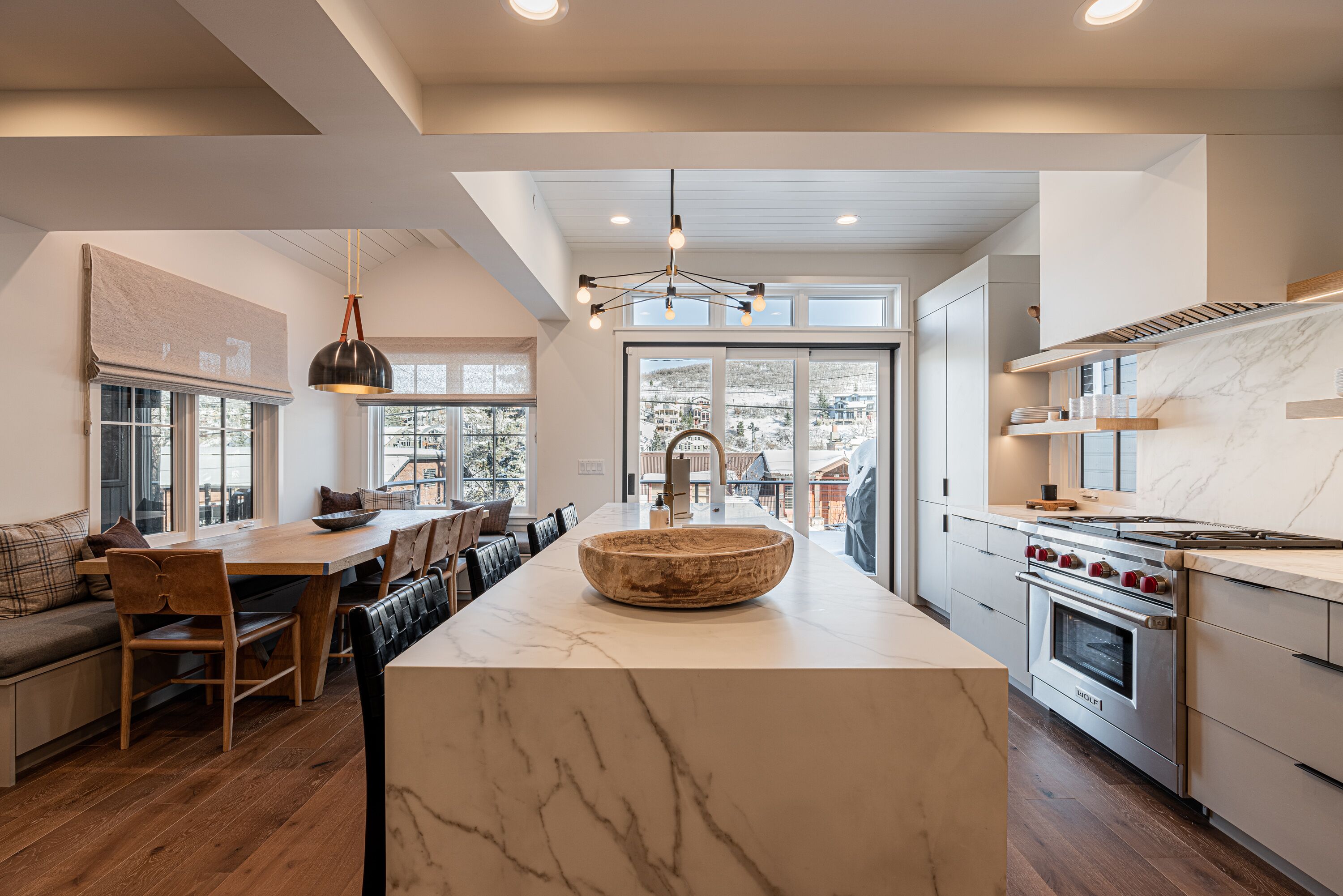 Kylskåp, mikrovågsugn, ugn och spishäll