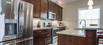 Modern Eco Village Townhome Short Walk to Beach