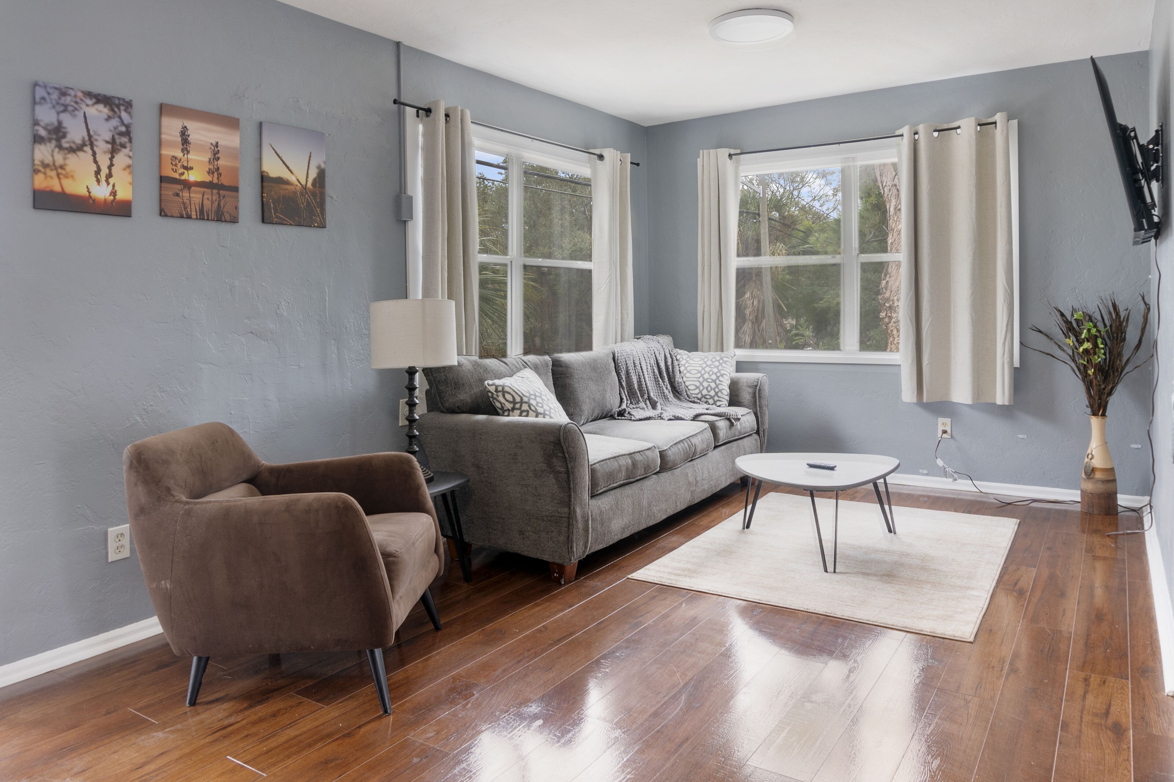 Cozy Apt Near beach and Downtown
