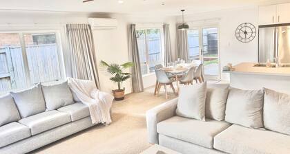 Home In On Family - 400m from Papamoa Beach