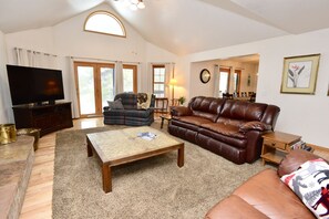 TV, fireplace, DVD player, table tennis