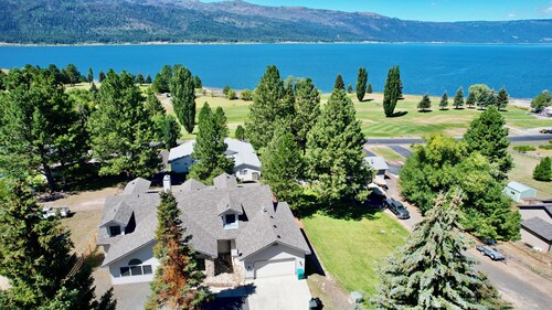 Family Ties  ~ Amazing home with views - Sleeps 20 - Game room - Fireplace - Wifi