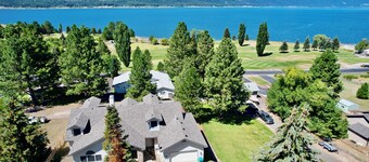 Family Ties  ~ Amazing home with views - Sleeps 20 - Game room - Fireplace - Wifi