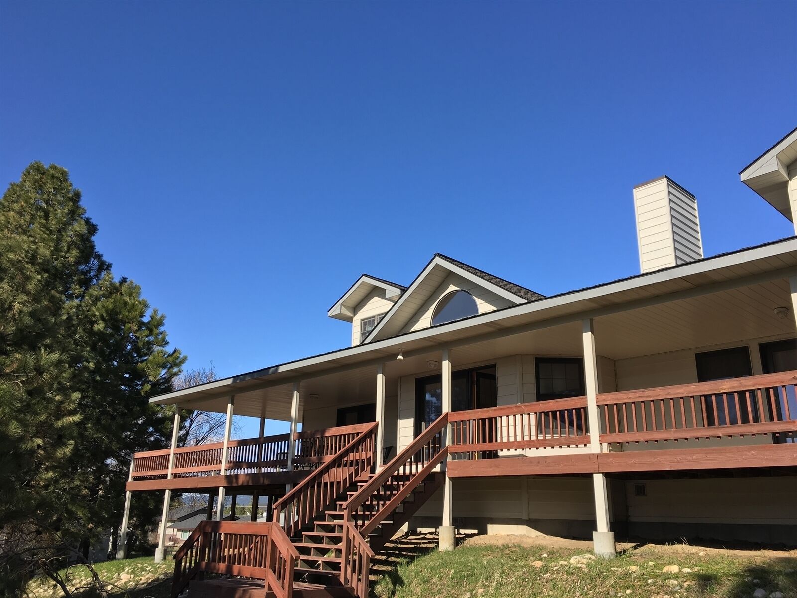 Family Ties  ~ Amazing home with views - Sleeps 20 - Game room - Fireplace - Wifi