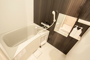 Kostenlose Toilettenartikel, Haartrockner, Handtücher, Seife