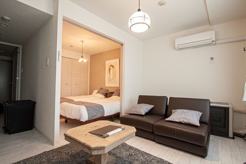 Interior design with a focus on antiques - 108 / Sapporo Hokkaidō