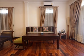 Habitación doble superior | Edredón, minibar, escritorio y insonorización 