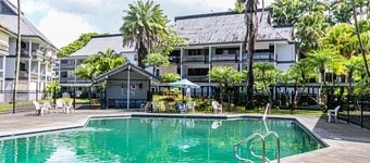 Hilo Studio with pool and balcony 5 minutes from airport