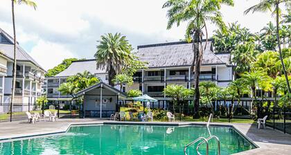 Hilo Studio with pool and balcony 5 minutes from airport