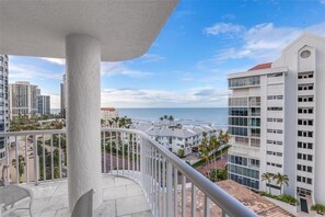 Photo non classée, 2 sur 24, bouton