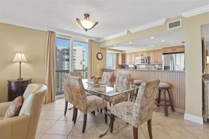 Interior - 3 bedroom 12th floor beachfront condo - CL1204 (Naples)