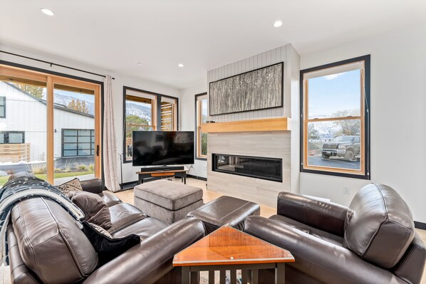 Televisio, takka, DVD-soitin