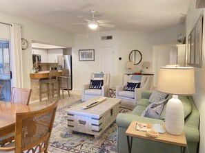 Smart TV, reproductor de DVD y libros 