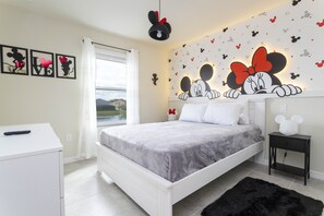 5 bedrooms, iron/ironing board, travel cot, Internet