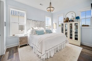 4 bedrooms, iron/ironing board, free WiFi, bed sheets - "Whitefish" | 1.5 Blocks to Beach | Private Neighborhood | Heatable Neighborhood Pool | Seagrove FL (Santa Rosa Beach)