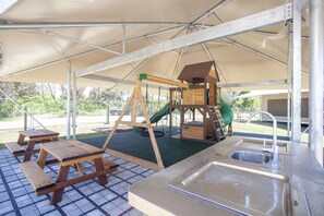 Children’s play area – outdoor