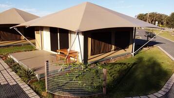 Deluxe Twin Room | Premium bedding, Select Comfort beds, free WiFi, bed sheets